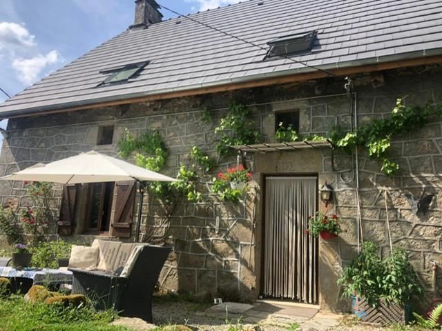Maison De Campagne Sarroux Екстериор снимка