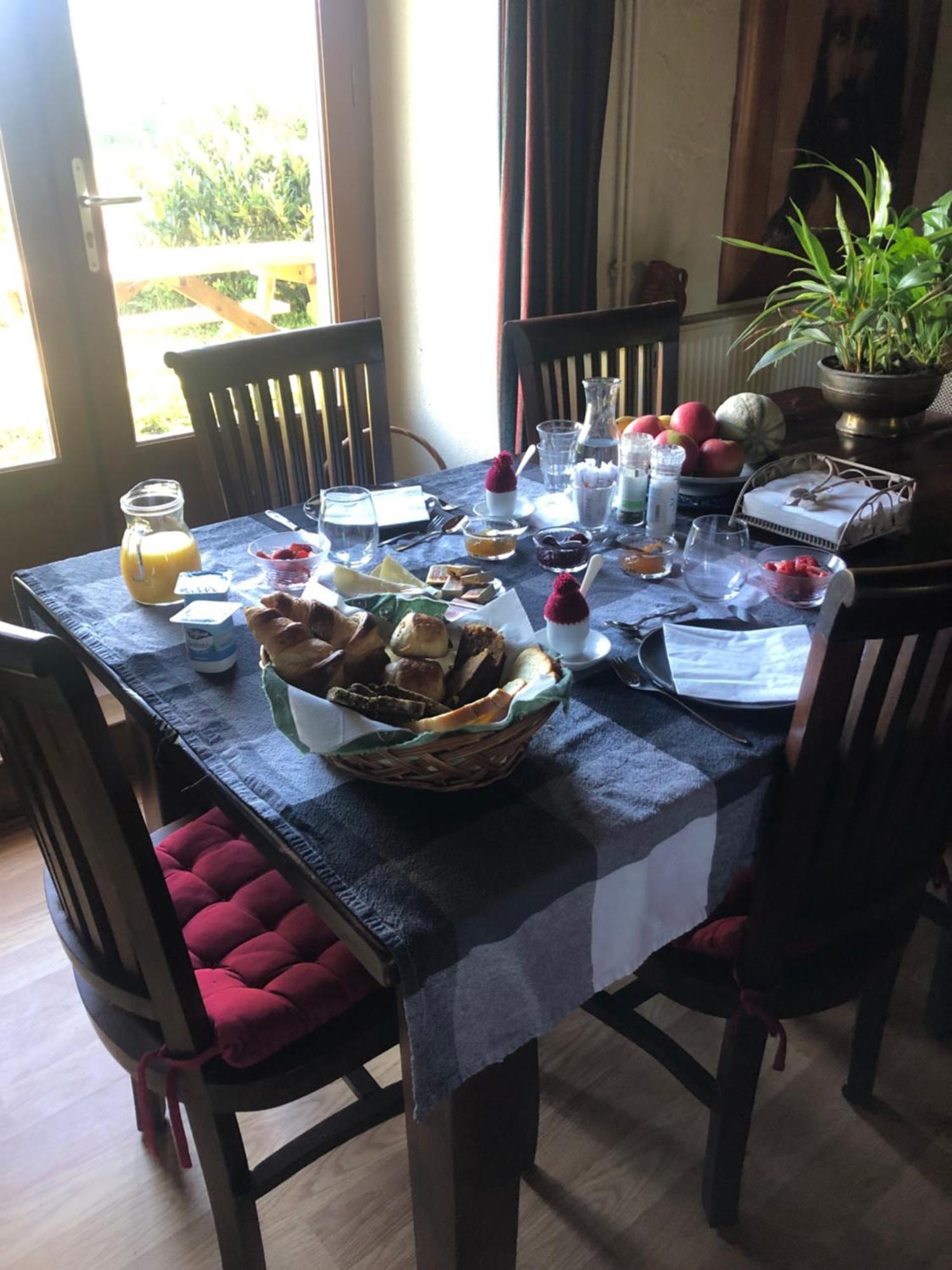 Maison De Campagne Sarroux Екстериор снимка